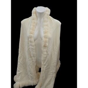 NWT La Fiorentina Wrap With Faux Fur  Bone Color One Size
